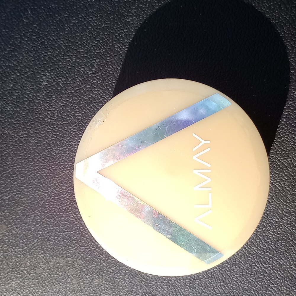 Almay illuminator
